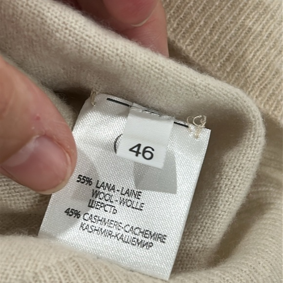 Nude Wool Cashmere V Neck Sweater in Tan - Size 46/US 10 - Picture 10 of 10